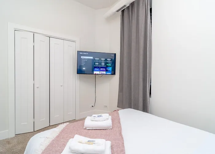 Апартаменты Modern 3br Smoke Ok Near Mccormick & Soldier Field