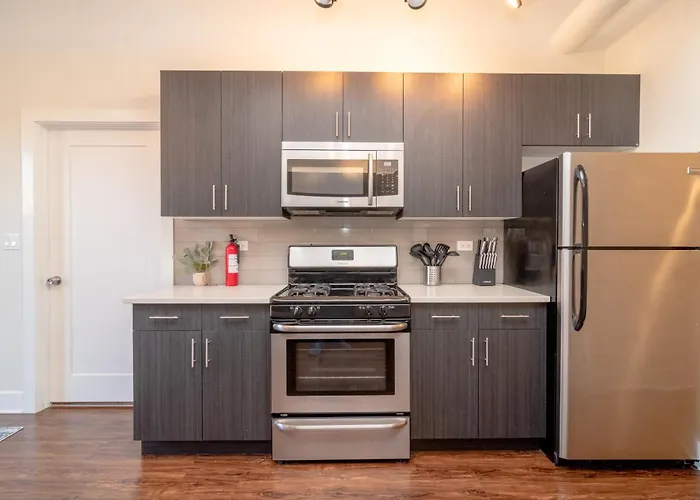 Modern 3br Smoke Ok Near Mccormick & Soldier Field Апартаменты
